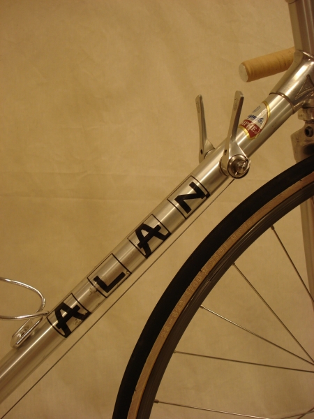 Bicicleta_clasica_ALAN_carreras_antigua_carretera_aluminio_Campagnolo_Cinelli_08