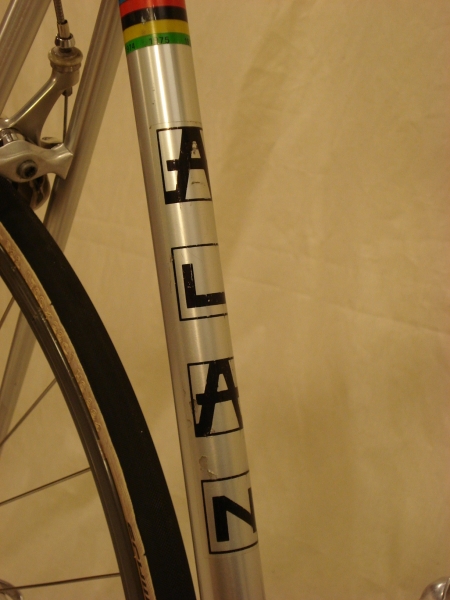 Bicicleta_clasica_ALAN_carreras_antigua_carretera_aluminio_Campagnolo_Cinelli_11