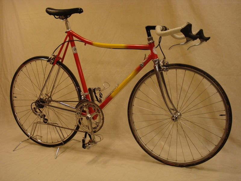 Bicicleta_clasica_contrarreloj_Cinelli_Campagnolo_Shimano_600_cabra_antigua_Columbus_002