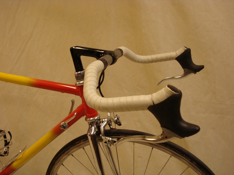 Bicicleta_clasica_contrarreloj_Cinelli_Campagnolo_Shimano_600_cabra_antigua_Columbus_009
