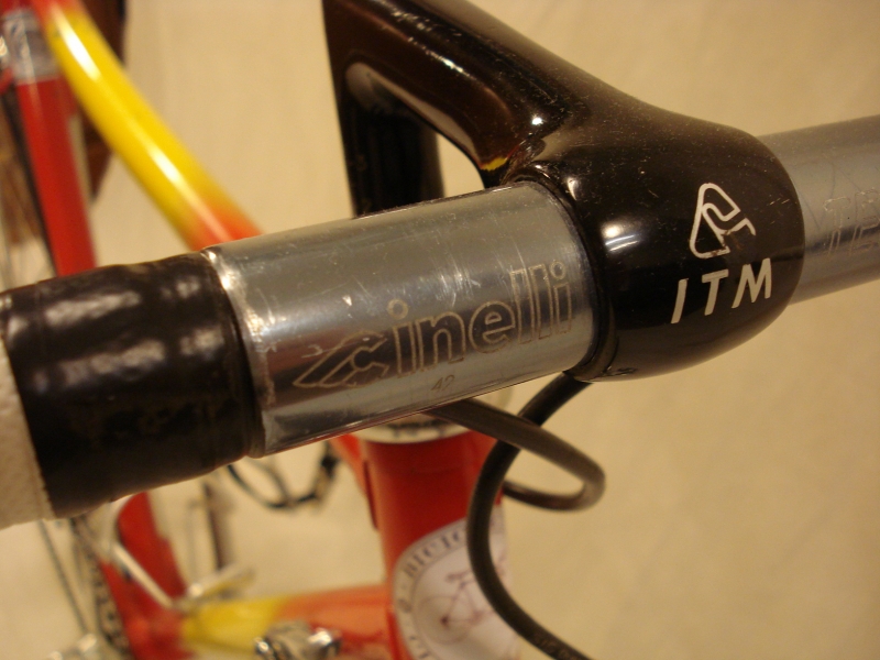 Bicicleta_clasica_contrarreloj_Cinelli_Campagnolo_Shimano_600_cabra_antigua_Columbus_011