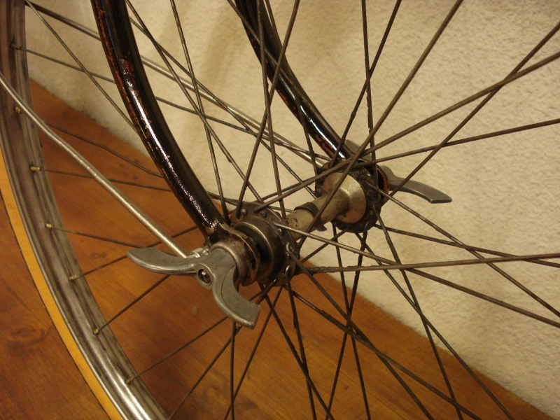 Bicicleta_antigua_BH_varillas_señora_restauracion_conservadora_004