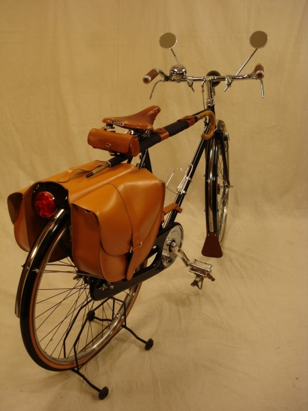 Bicicleta_replica_Bianchi_antigua_varillas_clasica_paseo_cuero_ciudad_Brooks_001