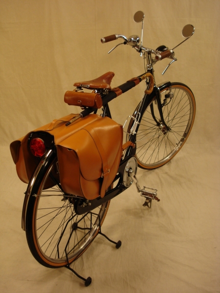 Bicicleta_replica_Bianchi_antigua_varillas_clasica_paseo_cuero_ciudad_Brooks_002