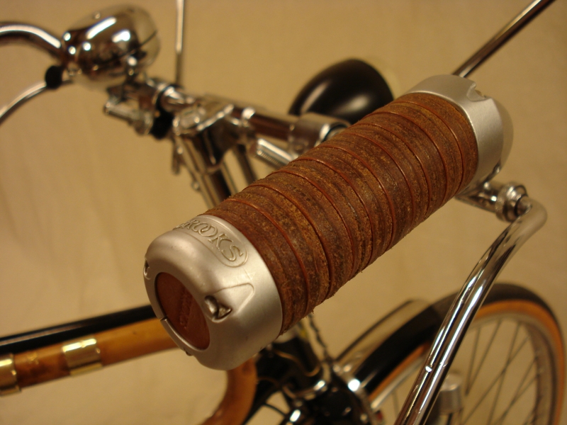 Bicicleta_replica_Bianchi_antigua_varillas_clasica_paseo_cuero_ciudad_Brooks_015