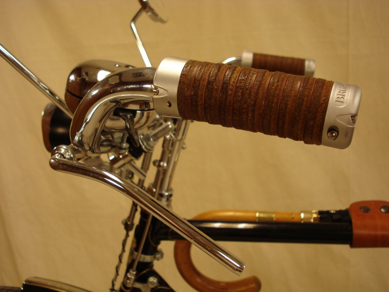 Bicicleta_replica_Bianchi_antigua_varillas_clasica_paseo_cuero_ciudad_Brooks_016