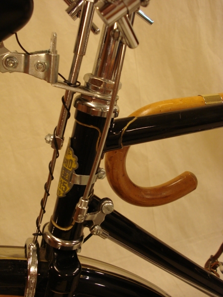Bicicleta_replica_Bianchi_antigua_varillas_clasica_paseo_cuero_ciudad_Brooks_018