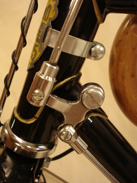 Bicicleta_replica_Bianchi_antigua_varillas_clasica_paseo_cuero_ciudad_Brooks_019