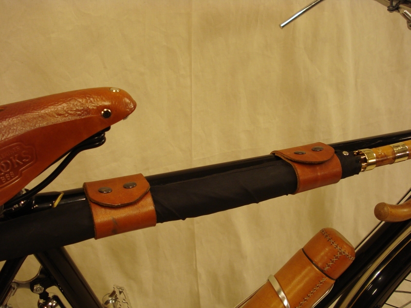 Bicicleta_replica_Bianchi_antigua_varillas_clasica_paseo_cuero_ciudad_Brooks_027