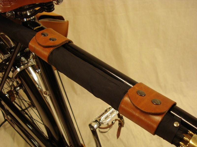 Bicicleta_replica_Bianchi_antigua_varillas_clasica_paseo_cuero_ciudad_Brooks_030