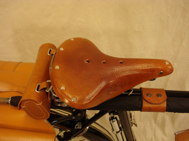 Bicicleta_replica_Bianchi_antigua_varillas_clasica_paseo_cuero_ciudad_Brooks_031