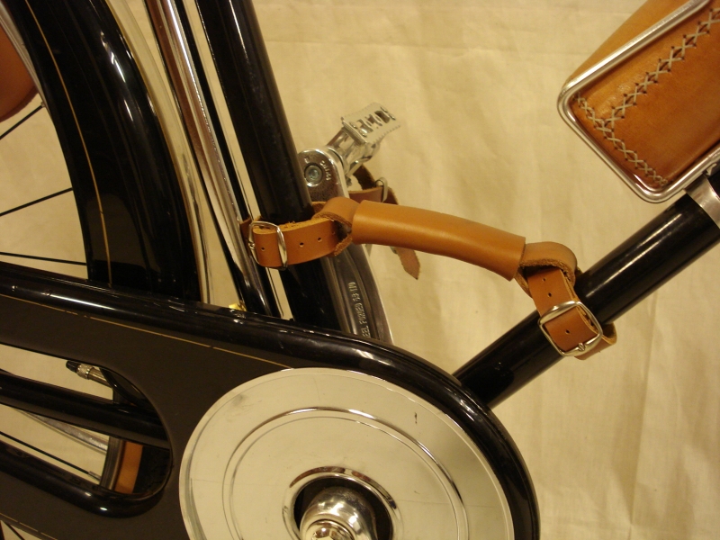 Bicicleta_replica_Bianchi_antigua_varillas_clasica_paseo_cuero_ciudad_Brooks_051