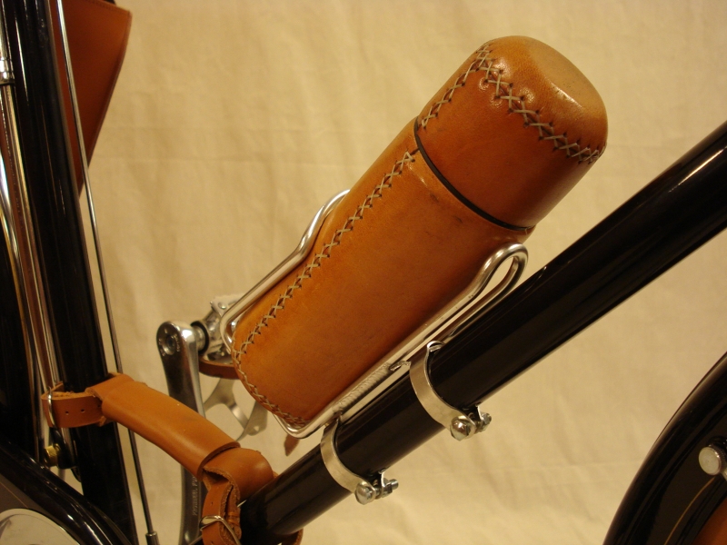 Bicicleta_replica_Bianchi_antigua_varillas_clasica_paseo_cuero_ciudad_Brooks_052