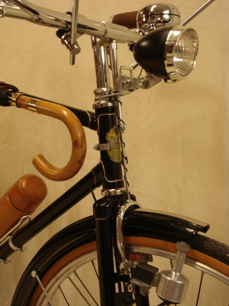 Bicicleta_replica_Bianchi_antigua_varillas_clasica_paseo_cuero_ciudad_Brooks_055