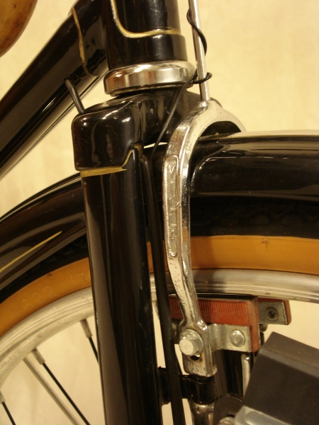 Bicicleta_replica_Bianchi_antigua_varillas_clasica_paseo_cuero_ciudad_Brooks_059