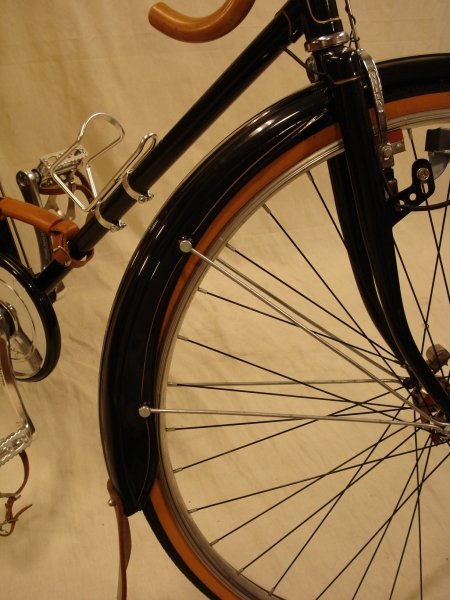 Bicicleta_replica_Bianchi_antigua_varillas_clasica_paseo_cuero_ciudad_Brooks_060