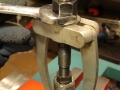 Restauracion_bicicleta_antigua_extraccion_tija_potencia_gripada_bloqueada_atascada_en_cuadro_horquilla_extractor_antiguo_herramienta_especial_014