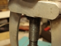 Restauracion_bicicleta_antigua_extraccion_tija_potencia_gripada_bloqueada_atascada_en_cuadro_horquilla_extractor_antiguo_herramienta_especial_016