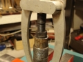Restauracion_bicicleta_antigua_extraccion_tija_potencia_gripada_bloqueada_atascada_en_cuadro_horquilla_extractor_antiguo_herramienta_especial_019