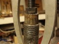 Restauracion_bicicleta_antigua_extraccion_tija_potencia_gripada_bloqueada_atascada_en_cuadro_horquilla_extractor_antiguo_herramienta_especial_021