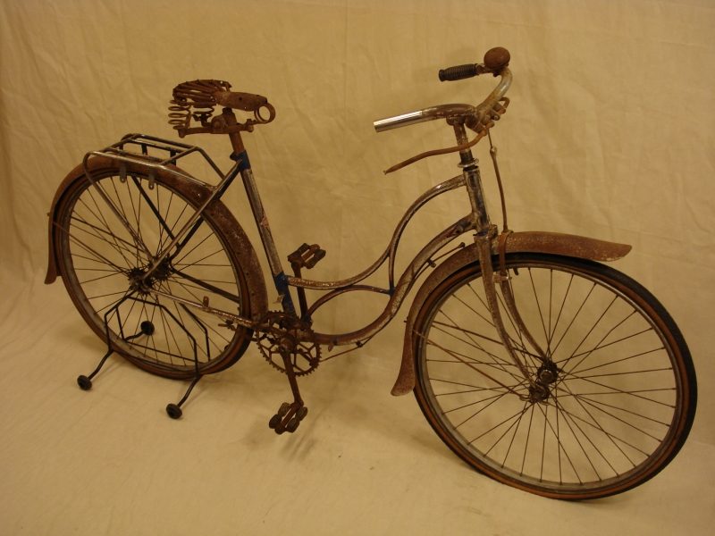 Bicicleta_antigua_Ducson_varillas_clasica_paseo_cuero_ciudad_años_50_restauración_002