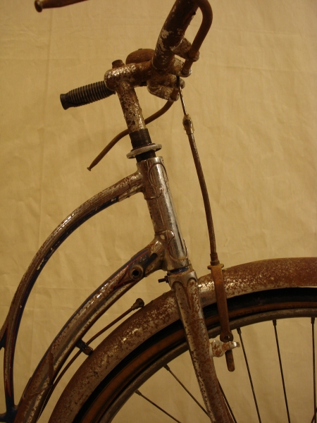 Bicicleta_antigua_Ducson_varillas_clasica_paseo_cuero_ciudad_años_50_restauración_008