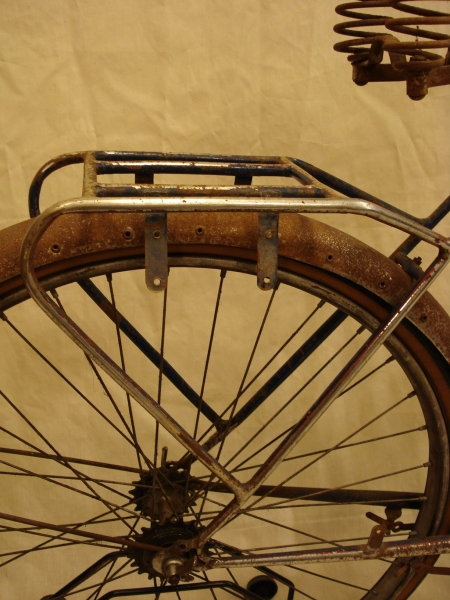 Bicicleta_antigua_Ducson_varillas_clasica_paseo_cuero_ciudad_años_50_restauración_034