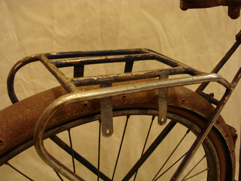 Bicicleta_antigua_Ducson_varillas_clasica_paseo_cuero_ciudad_años_50_restauración_035