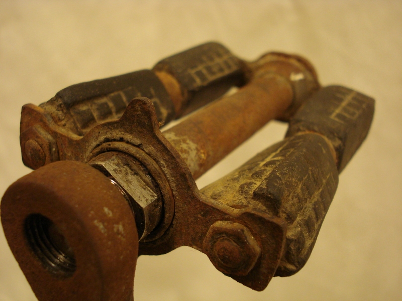 Bicicleta_antigua_Ducson_varillas_clasica_paseo_cuero_ciudad_años_50_restauración_045