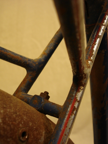 Bicicleta_antigua_Ducson_varillas_clasica_paseo_cuero_ciudad_años_50_restauración_058