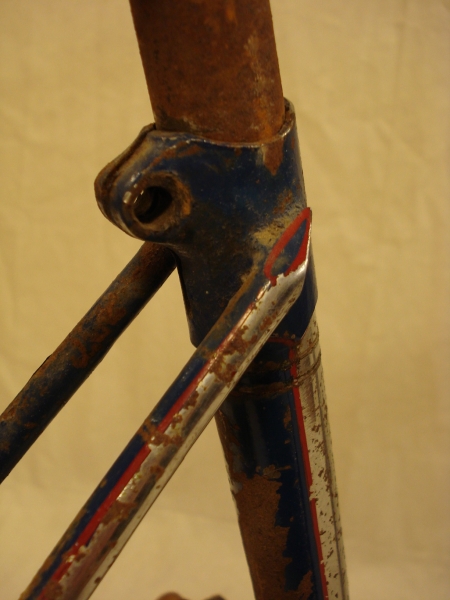 Bicicleta_antigua_Ducson_varillas_clasica_paseo_cuero_ciudad_años_50_restauración_059