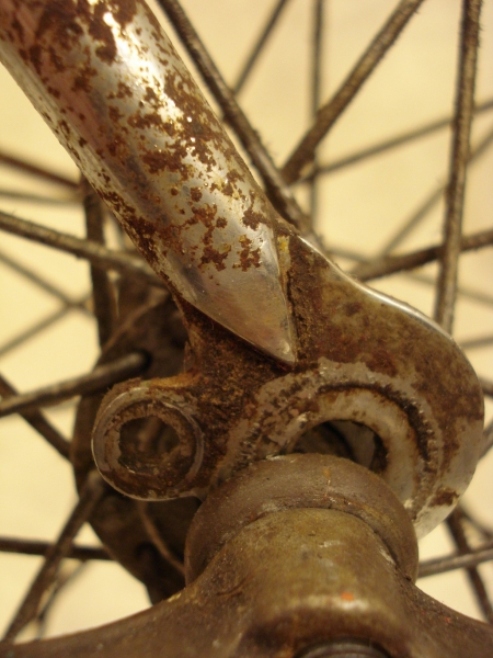 Bicicleta_antigua_Ducson_varillas_clasica_paseo_cuero_ciudad_años_50_restauración_069