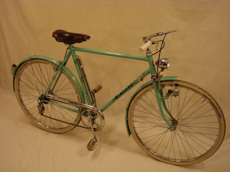 Bicicleta_antigua_Edoardo_Bianchi_paseo_Campagnolo_Valentino_ciudad_Brooks__002