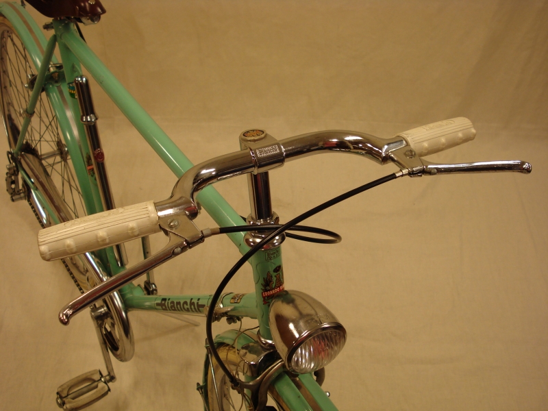Bicicleta_antigua_Edoardo_Bianchi_paseo_Campagnolo_Valentino_ciudad_Brooks__005