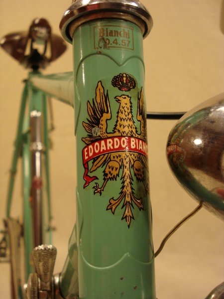 Bicicleta_antigua_Edoardo_Bianchi_paseo_Campagnolo_Valentino_ciudad_Brooks__006