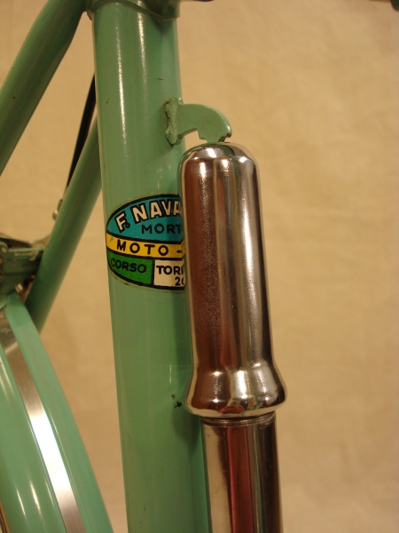 Bicicleta_antigua_Edoardo_Bianchi_paseo_Campagnolo_Valentino_ciudad_Brooks__012