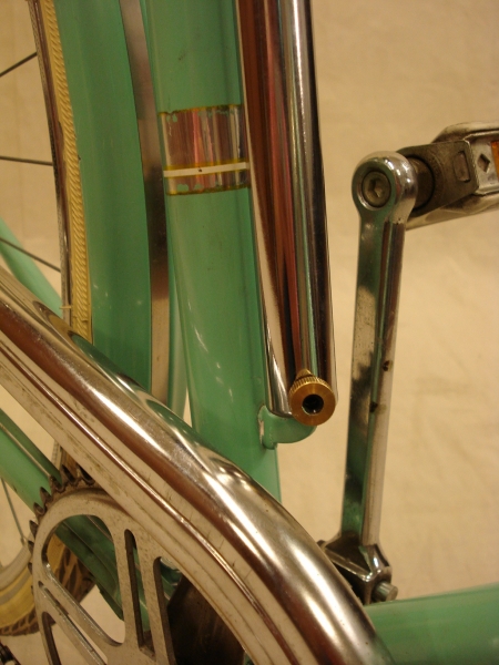 Bicicleta_antigua_Edoardo_Bianchi_paseo_Campagnolo_Valentino_ciudad_Brooks__013