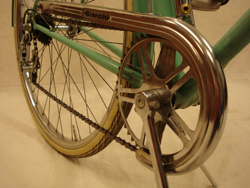 Bicicleta_antigua_Edoardo_Bianchi_paseo_Campagnolo_Valentino_ciudad_Brooks__015