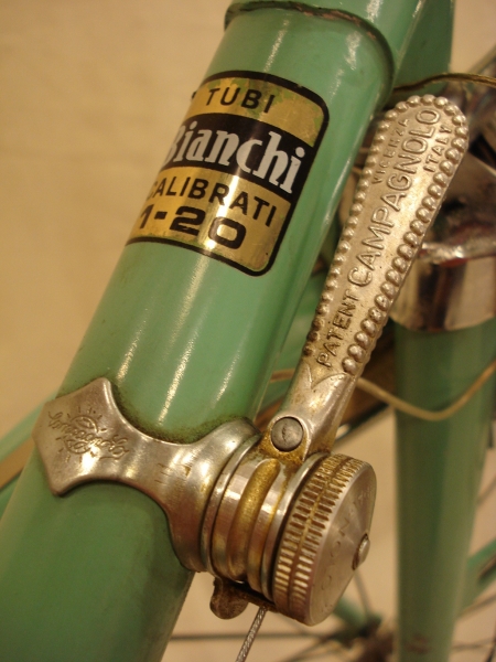 Bicicleta_antigua_Edoardo_Bianchi_paseo_Campagnolo_Valentino_ciudad_Brooks__031