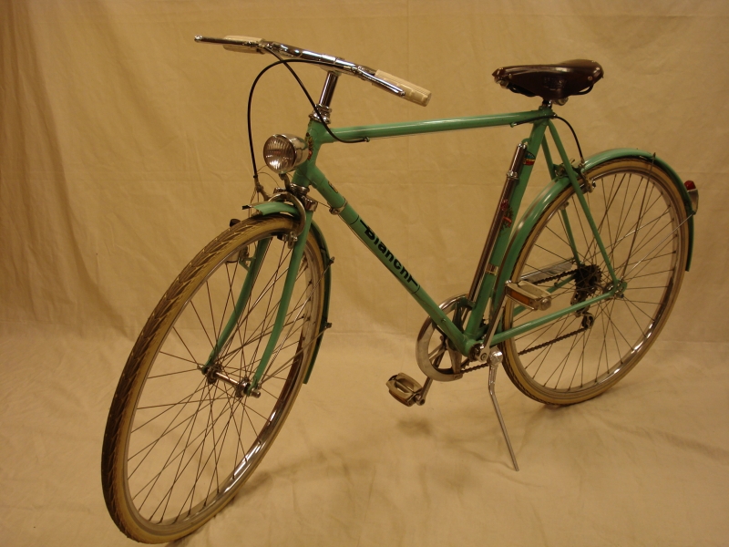 Bicicleta_antigua_Edoardo_Bianchi_paseo_Campagnolo_Valentino_ciudad_Brooks__037