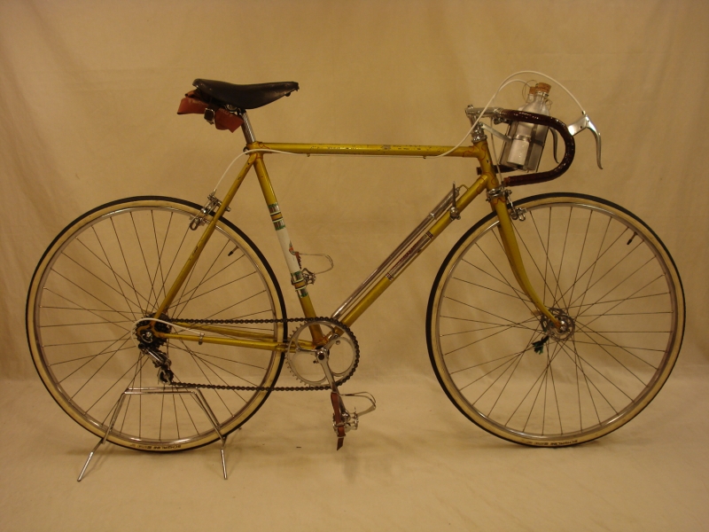 Gimson_media_carrera_carreras_bidones_manillar_goma_laca_rastrales_cuero_cambio_alfa_clasicas_Leo_01
