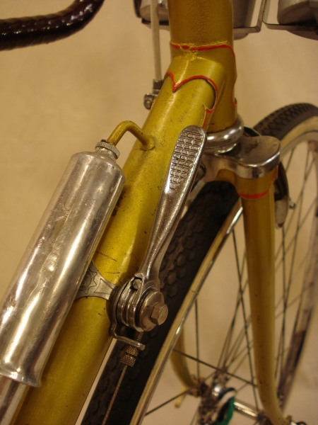 Gimson_media_carrera_carreras_bidones_manillar_goma_laca_rastrales_cuero_cambio_alfa_clasicas_Leo_30