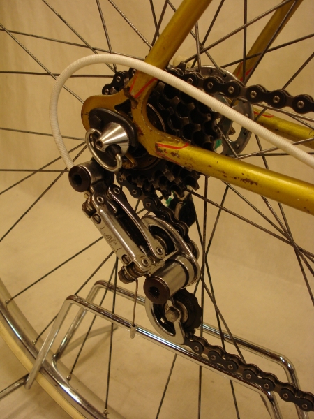 Gimson_media_carrera_carreras_bidones_manillar_goma_laca_rastrales_cuero_cambio_alfa_clasicas_Leo_53