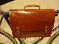 Maletin_cuero_bicicleta_carreras_carretera_urbana_clasica_a_medida_ordenador_004