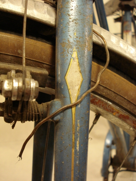 Bicicleta_antigua_Motobecane_Porteur_Parisien_randonneur_clasica_señora_1958_francesa_036