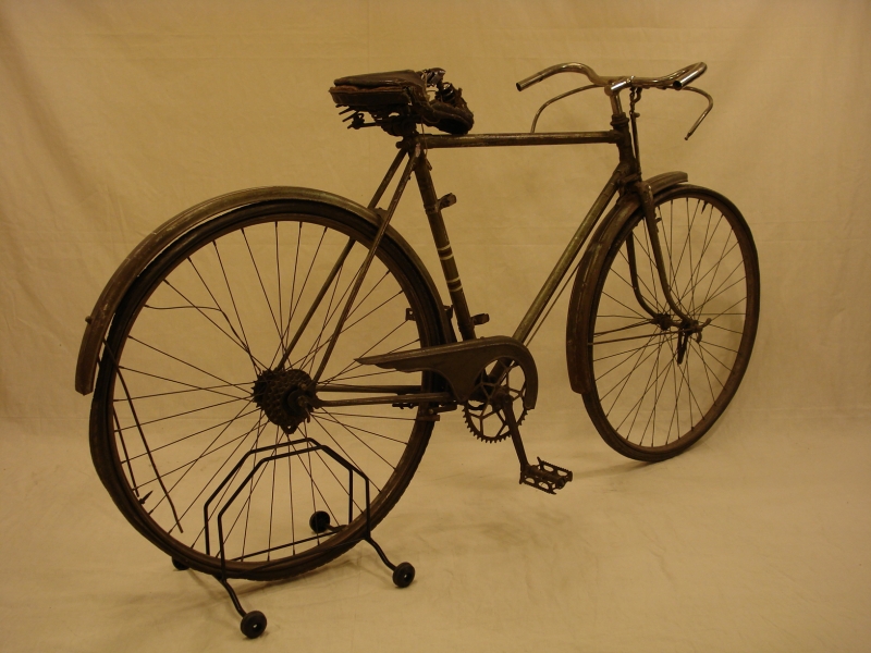 Bicicleta_antigua_Super_CIL_varillas_topografo_museo_ferrocarril_Madrid_restauracion_020