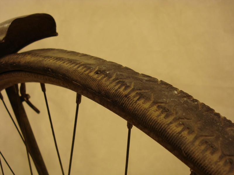 Bicicleta_antigua_Super_CIL_varillas_topografo_museo_ferrocarril_Madrid_restauracion_029