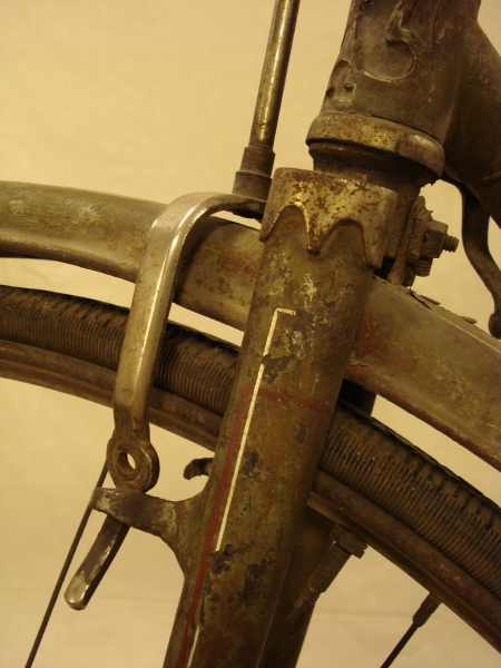 Bicicleta_antigua_Super_CIL_varillas_topografo_museo_ferrocarril_Madrid_restauracion_039