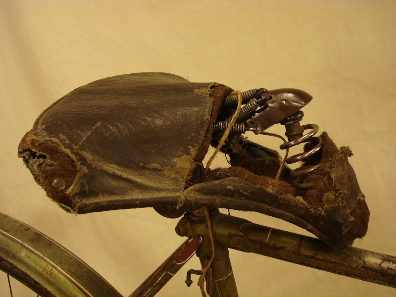 Bicicleta_antigua_Super_CIL_varillas_topografo_museo_ferrocarril_Madrid_restauracion_044