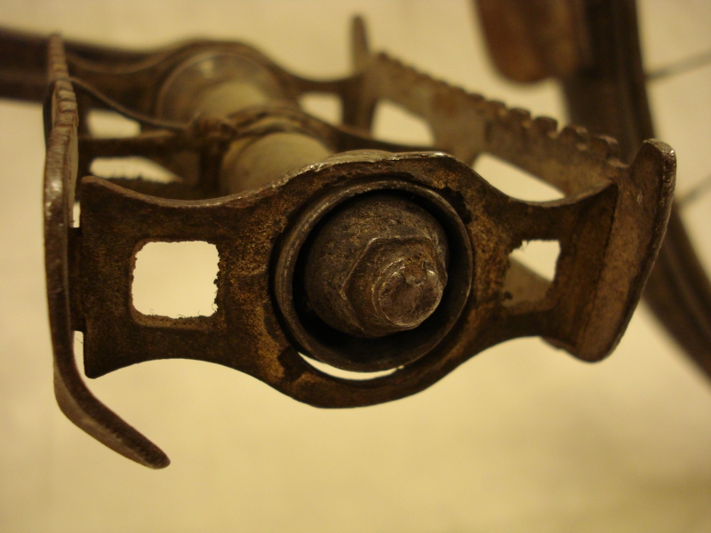 Bicicleta_antigua_Super_CIL_varillas_topografo_museo_ferrocarril_Madrid_restauracion_065